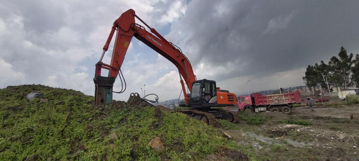 Hitachi Excavator with Jack hummer for rent Biniyam Taye Machinery Rental